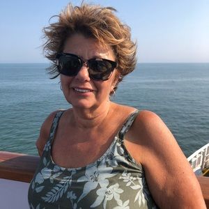 Meet your Posher, Debra